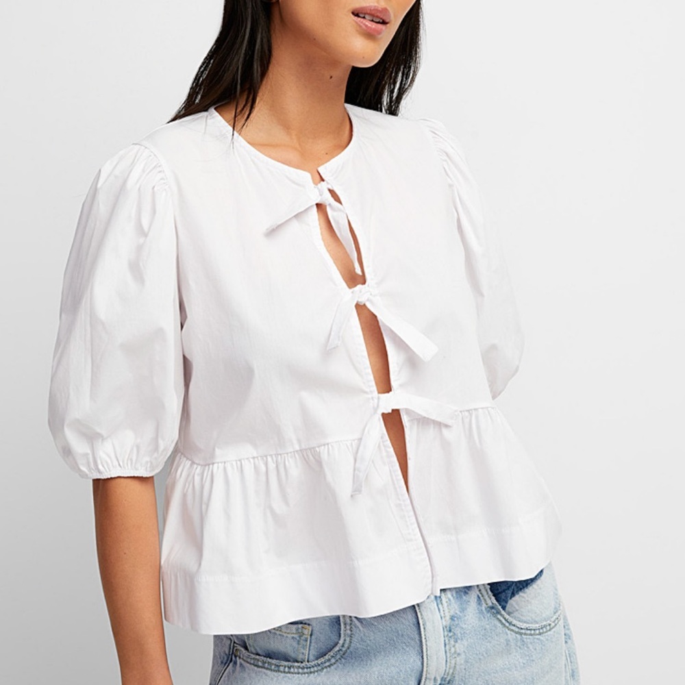 NWOT Tie-front Puff-Sleeve Blouse in White Size S